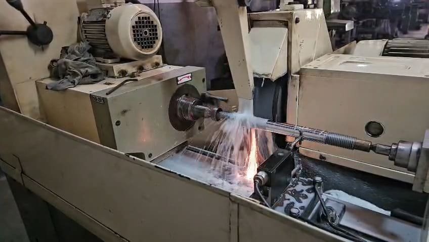 Cyllindrical grinding job work